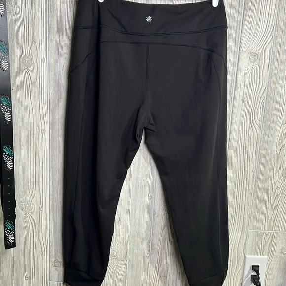 Women’s Athleta Rain Jogger Black size XL - Picture 5 of 5